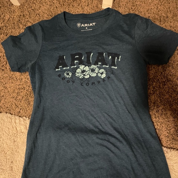 Ariat Tops - To much clothes already, needing some to sell.